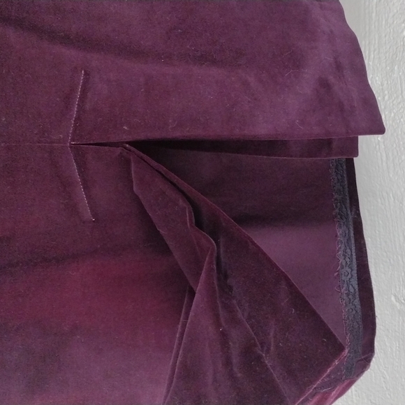 MJ Concepts In Sportswear Vintage Burgundy Velvet Zip Back Straight Midi Skirt - Picture 12 of 13